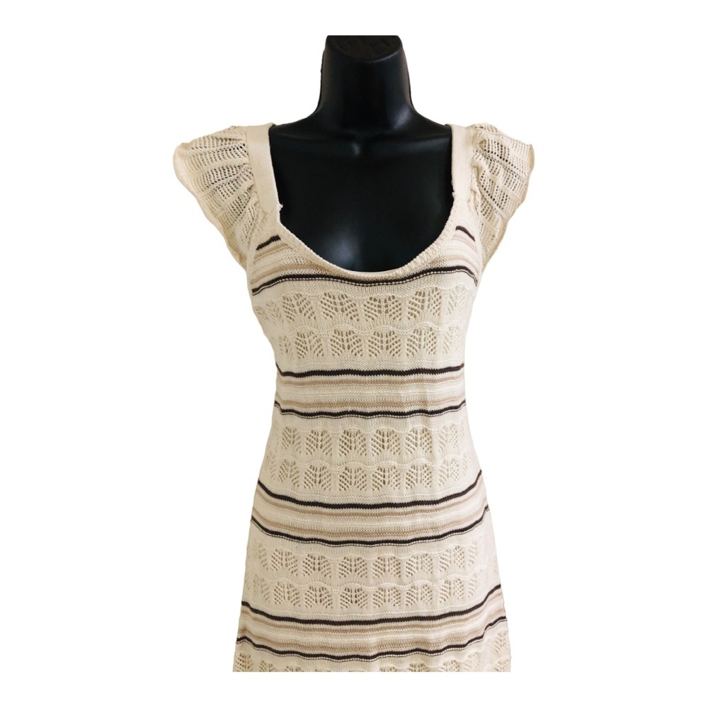 Cream crochet flutter sleeve flutter hem round ne… - image 5